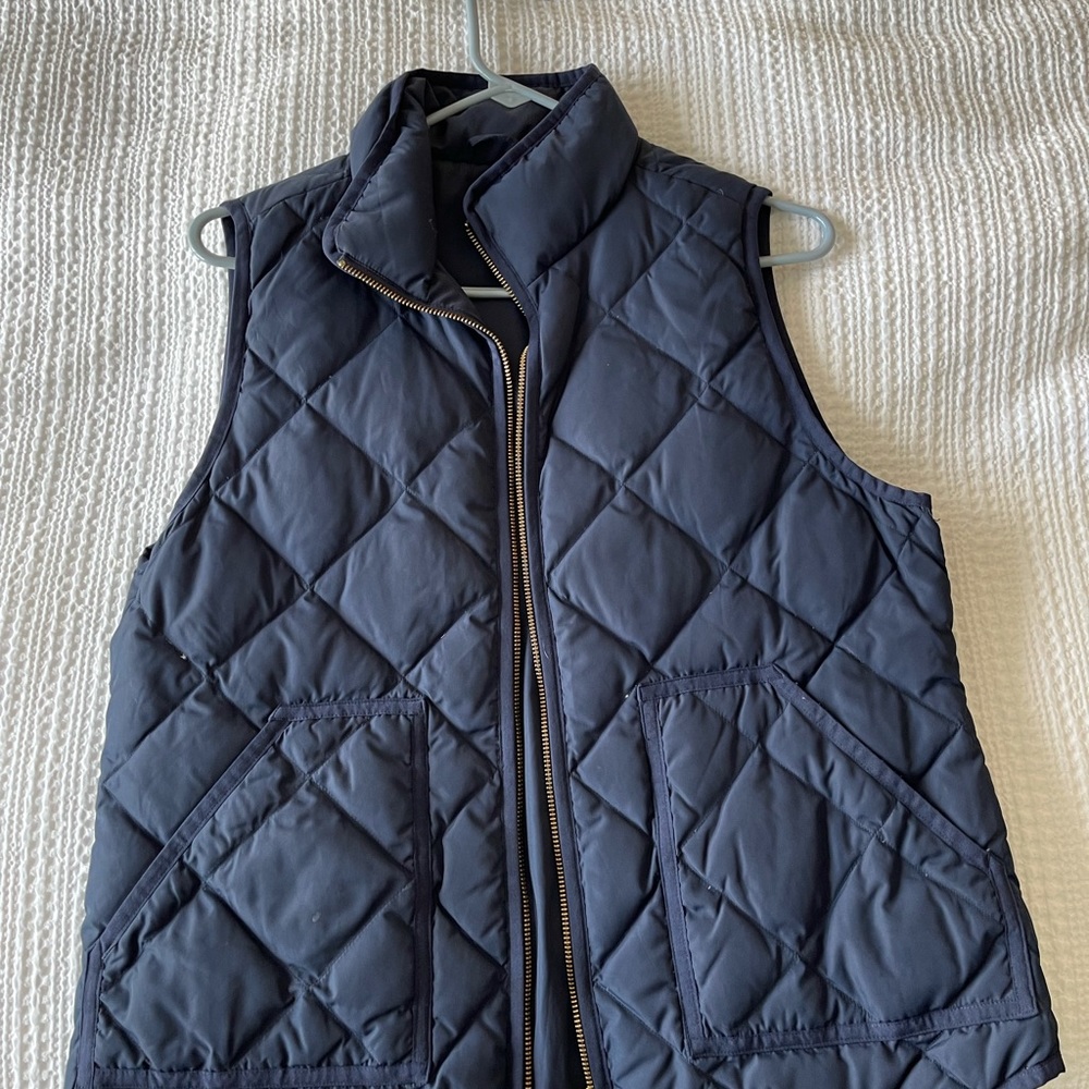 J crew puffer vest! Excellent condition.
